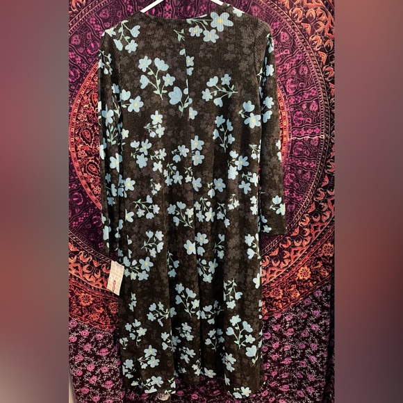 Flower Cardigan - Picture 4 of 6